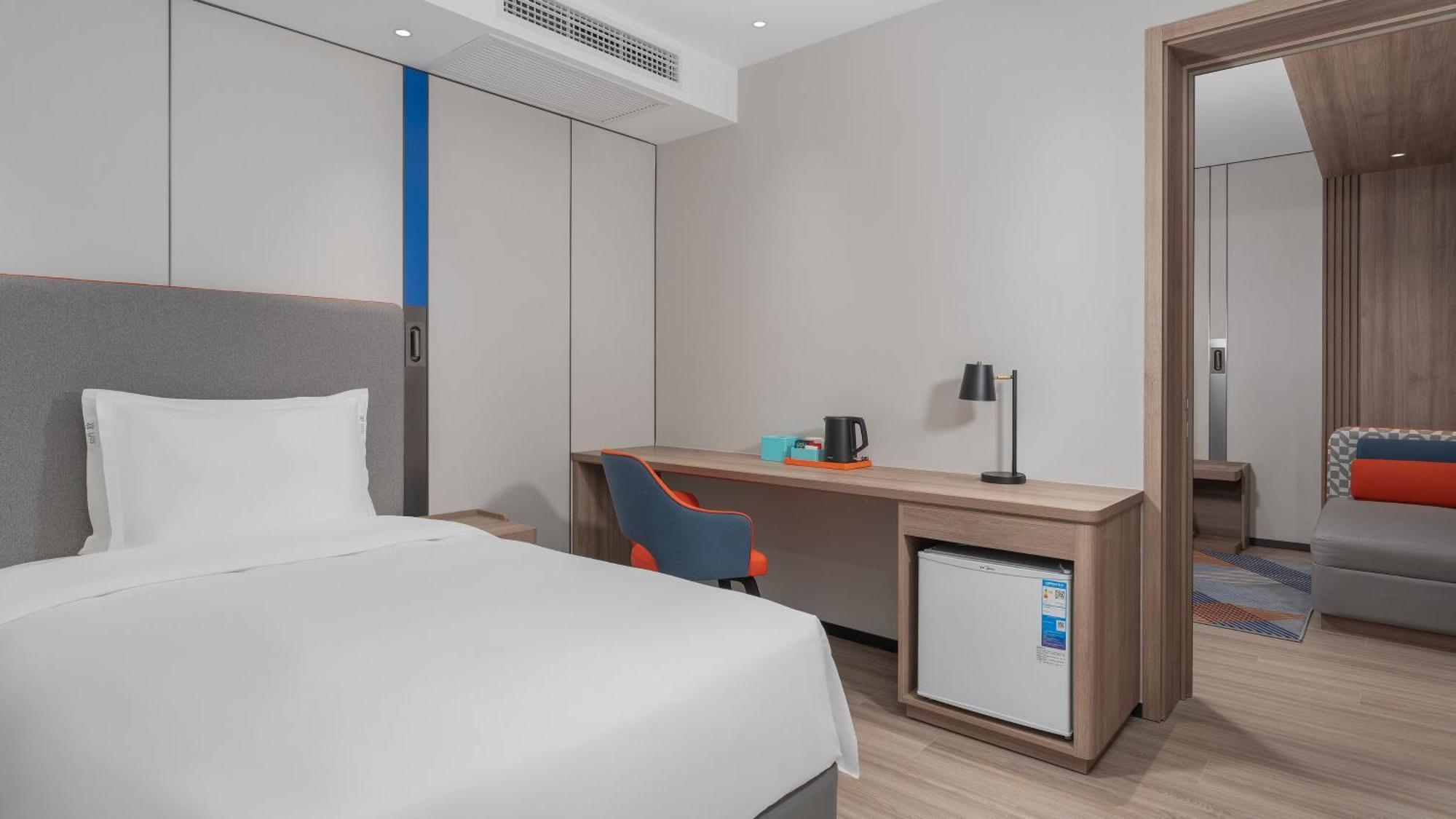 Holiday Inn Express Qingdao Shibei By Ihg Exterior foto