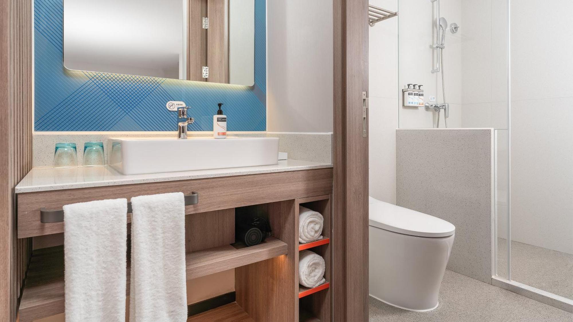 Holiday Inn Express Qingdao Shibei By Ihg Exterior foto